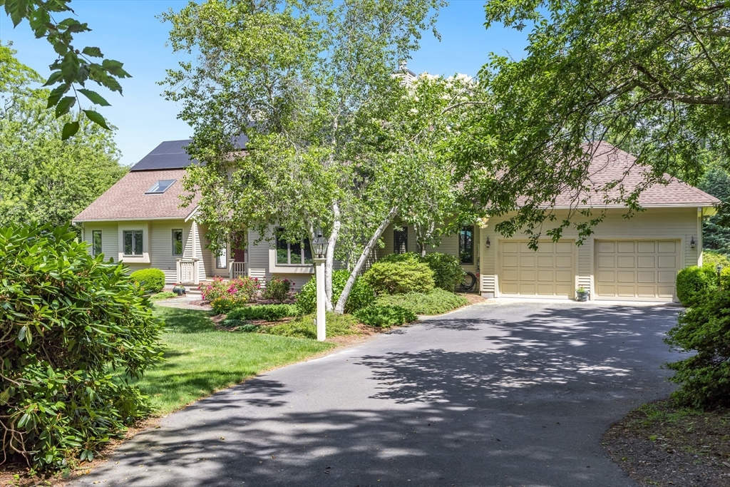 79 Clowes Dr