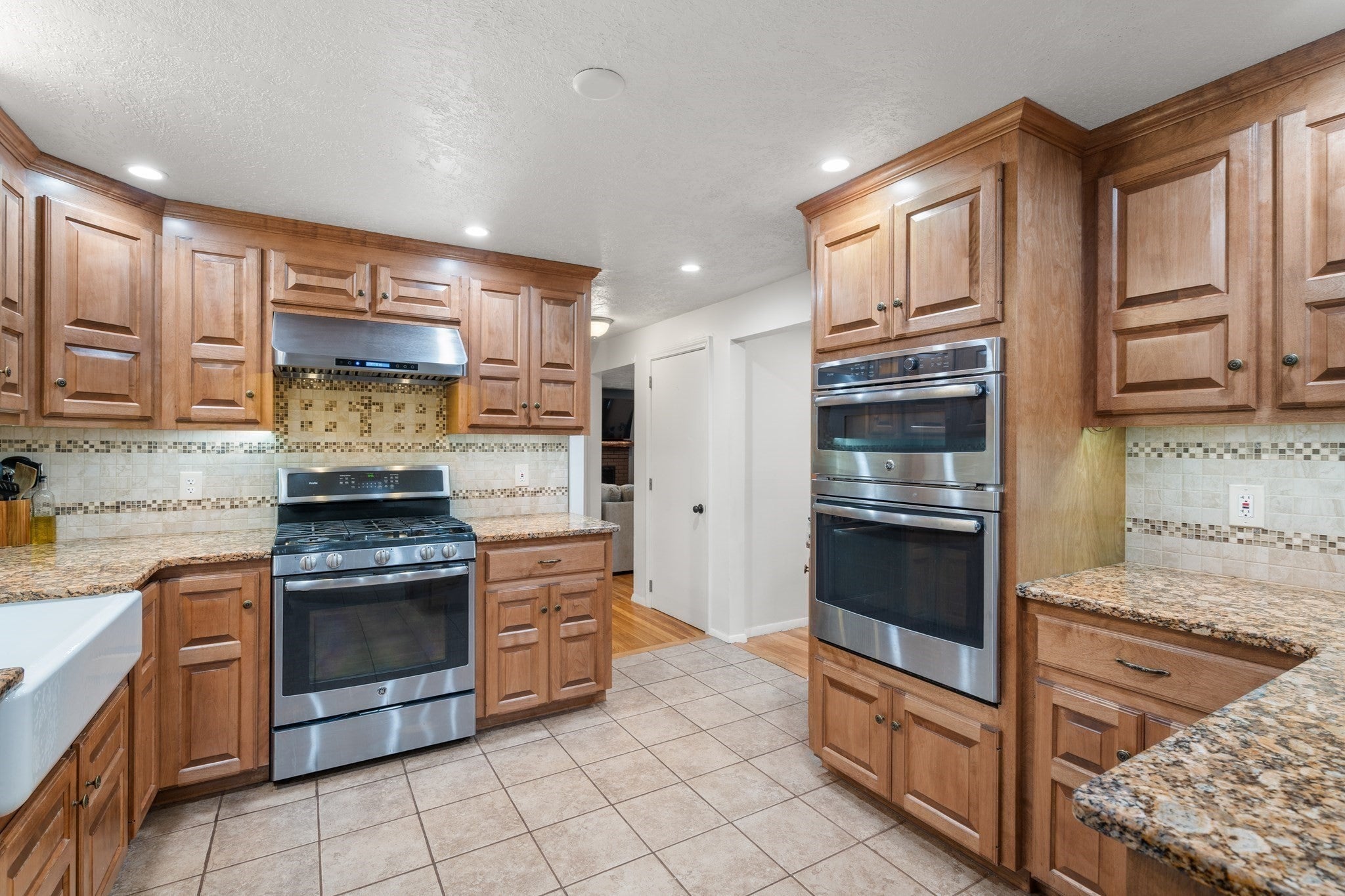 26 Joyce Ln, Bellingham, MA, 26 Joyce Ln, Bellingham, MA Photo #13