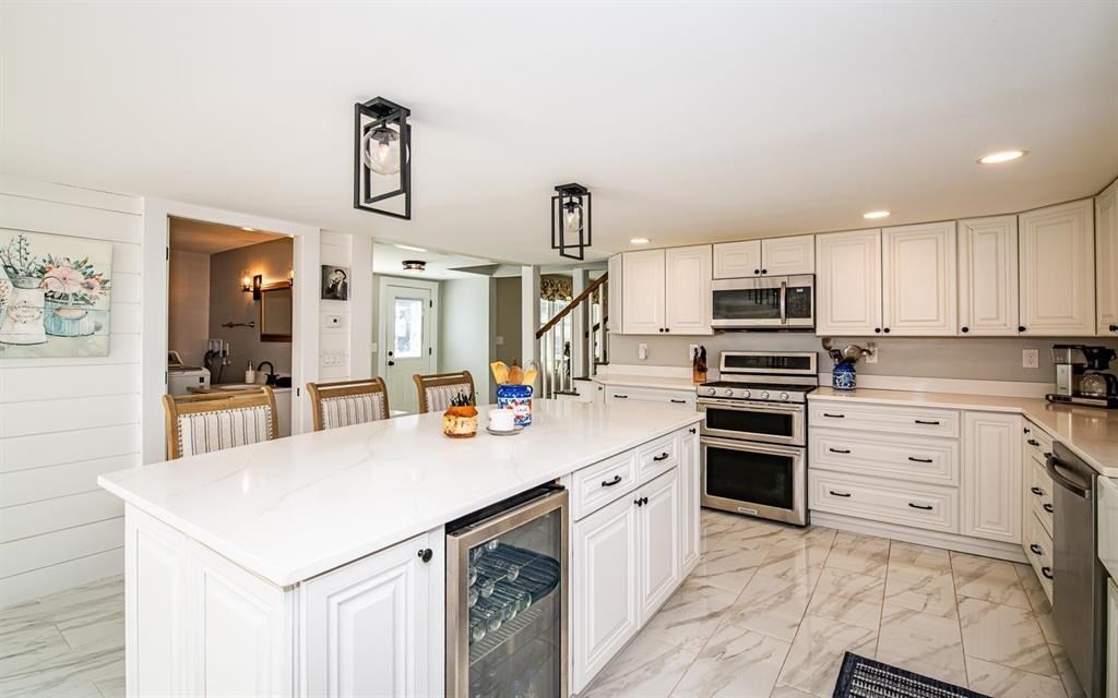 Atkinson, New Hampshire 03811, United States, 4 Bedrooms Bedrooms, ,3 BathroomsBathrooms,Residential,Active,171787