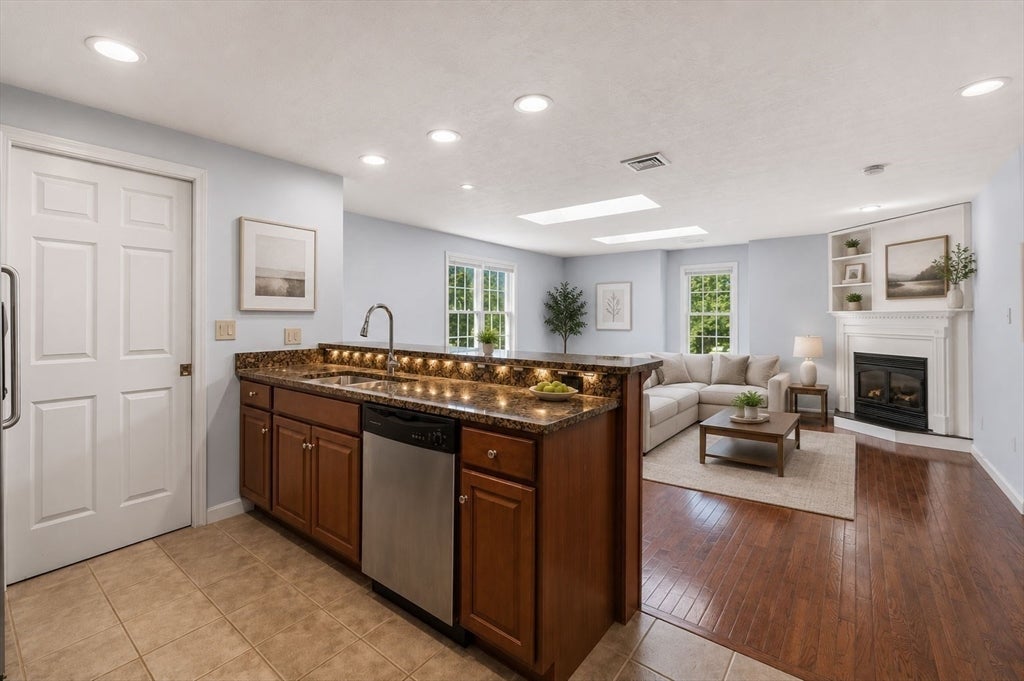 215 Longmeadow Rd #104, Taunton, MA Photo #4