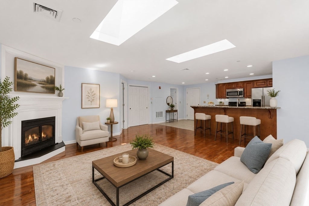 215 Longmeadow Rd #104, Taunton, MA Photo #2