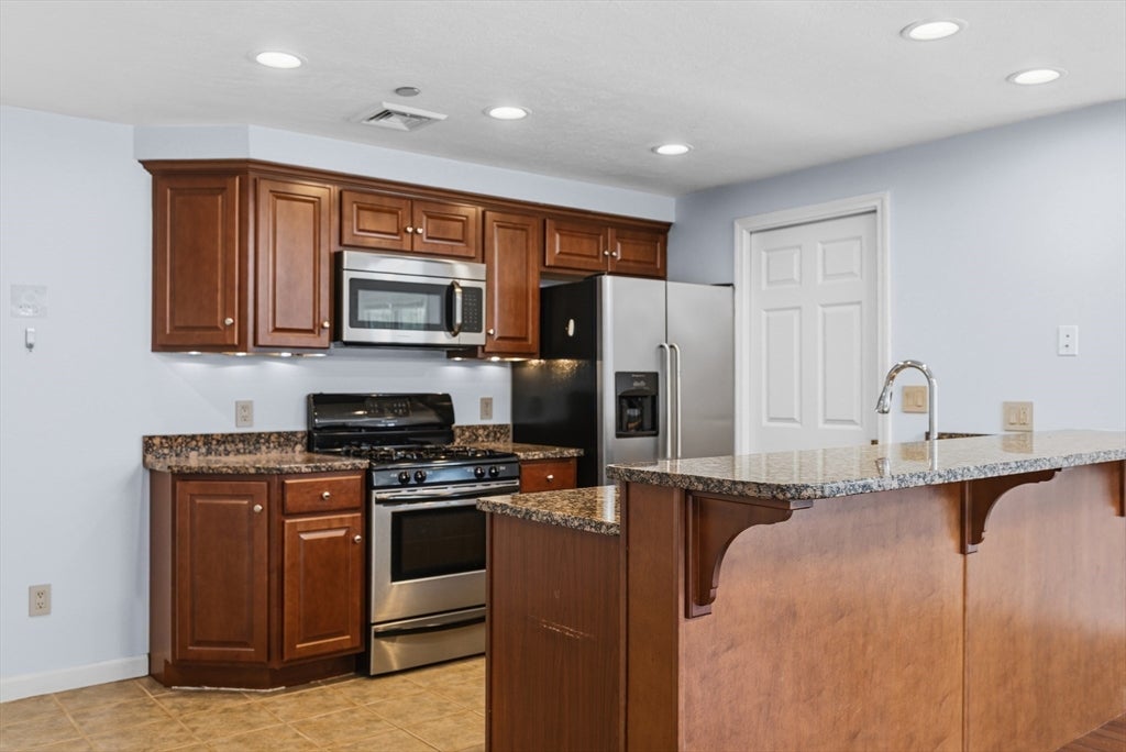215 Longmeadow Rd #104, Taunton, MA Photo #10