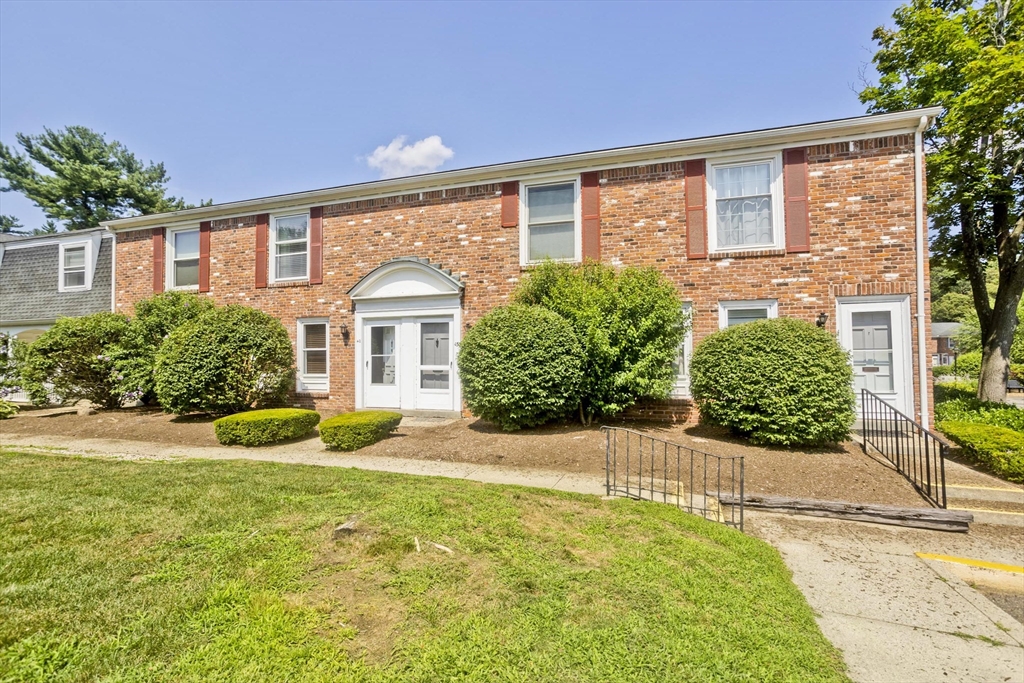 45 Jamestown Dr 45