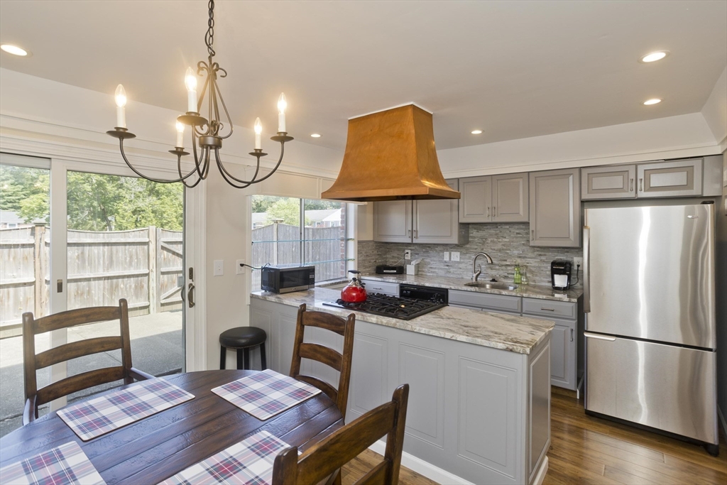 45 Jamestown Dr 45