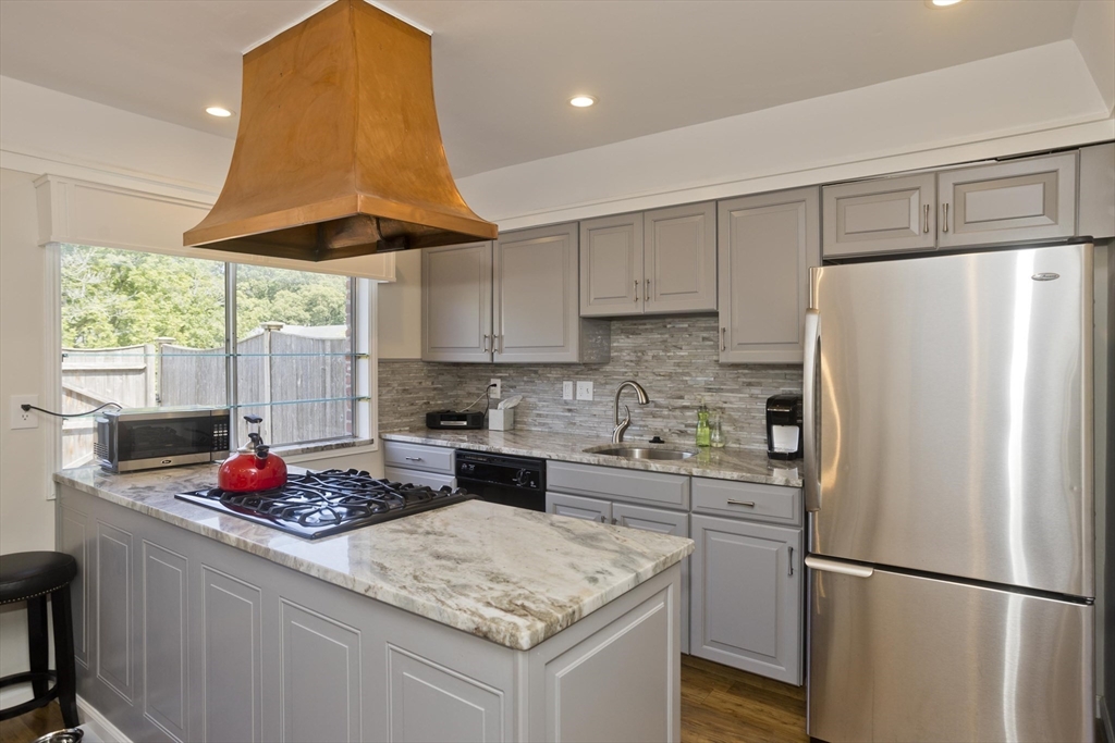 45 Jamestown Dr 45
