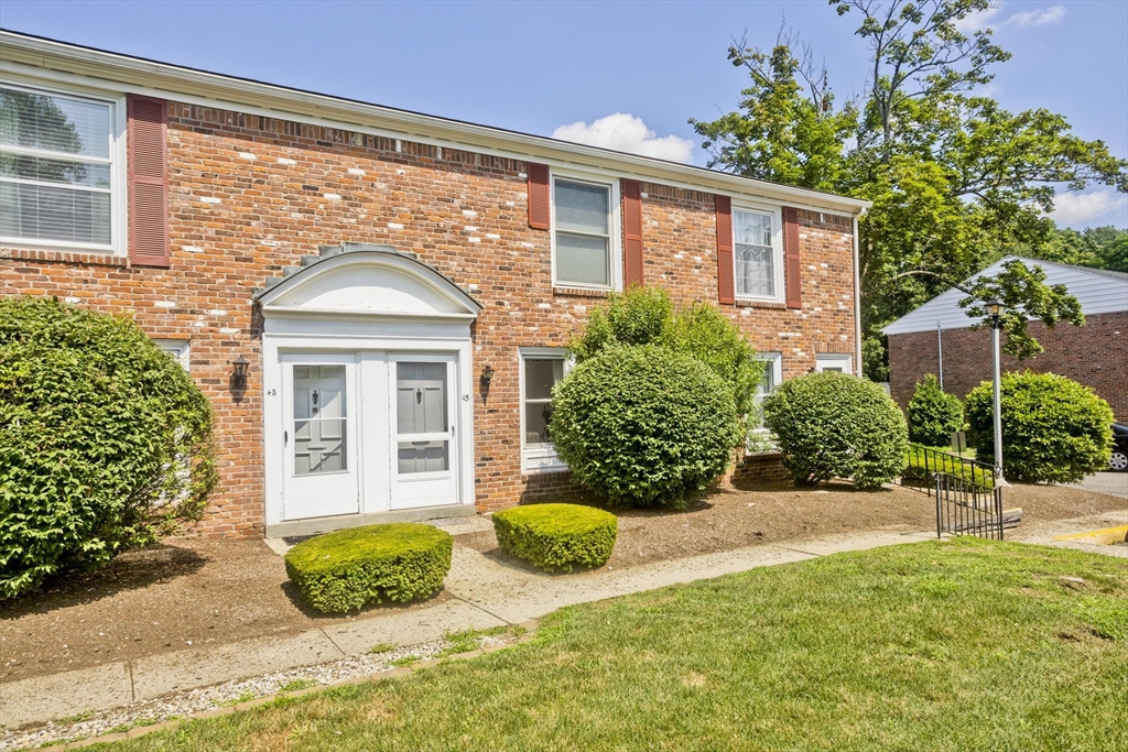 45 Jamestown Dr 45