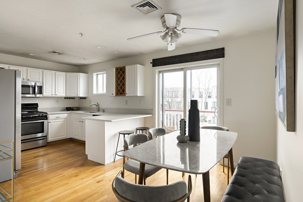 Boston, Massachusetts 02124, United States, 2 Bedrooms Bedrooms, ,1 BathroomBathrooms,Residential,Active,95465