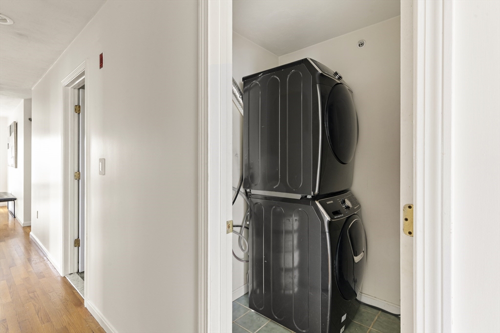 Boston, Massachusetts 02124, United States, 2 Bedrooms Bedrooms, ,1 BathroomBathrooms,Residential,Active,95465