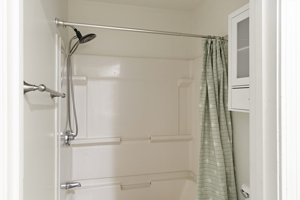 Boston, Massachusetts 02124, United States, 2 Bedrooms Bedrooms, ,1 BathroomBathrooms,Residential,Active,95465