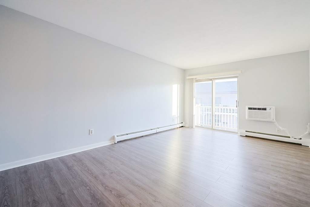 195 Independence Ave 144