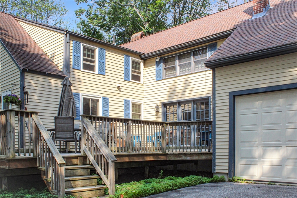 10 Karen Ave