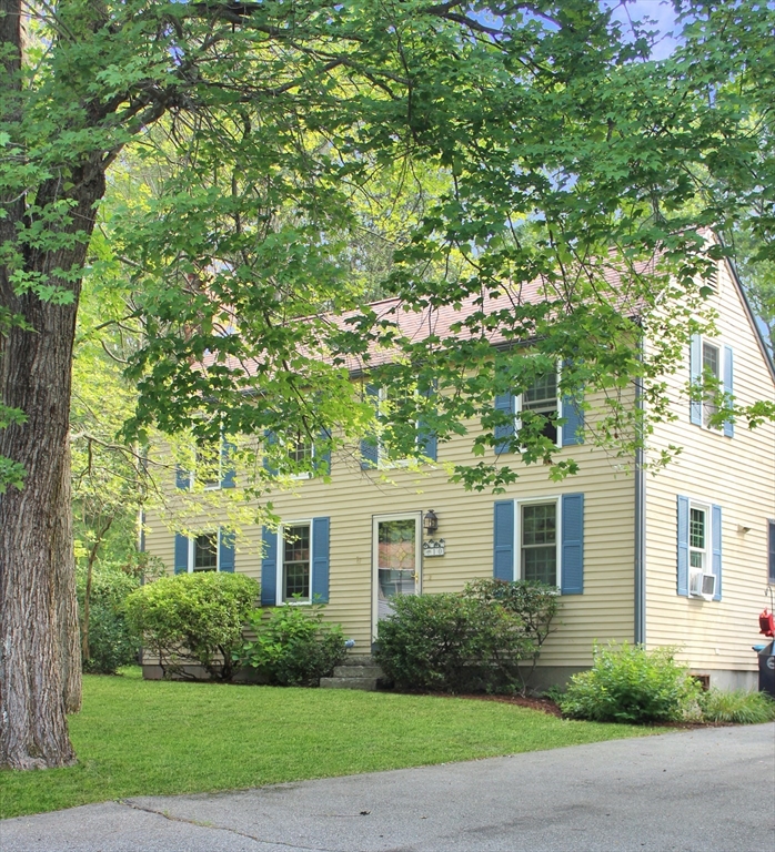 10 Karen Ave