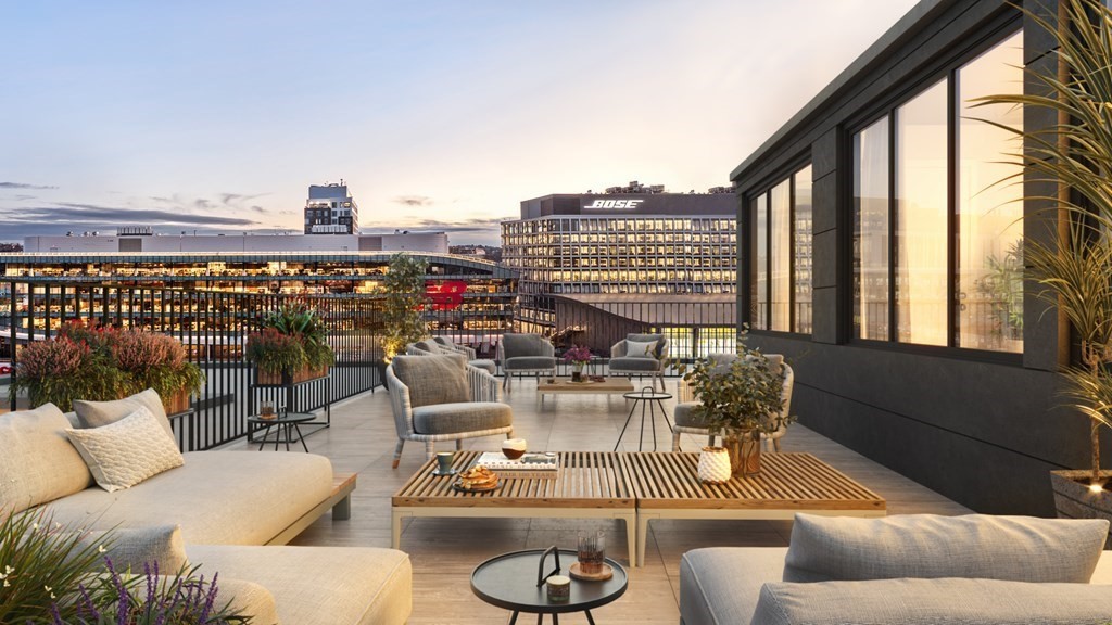 100 Lincoln Street 303