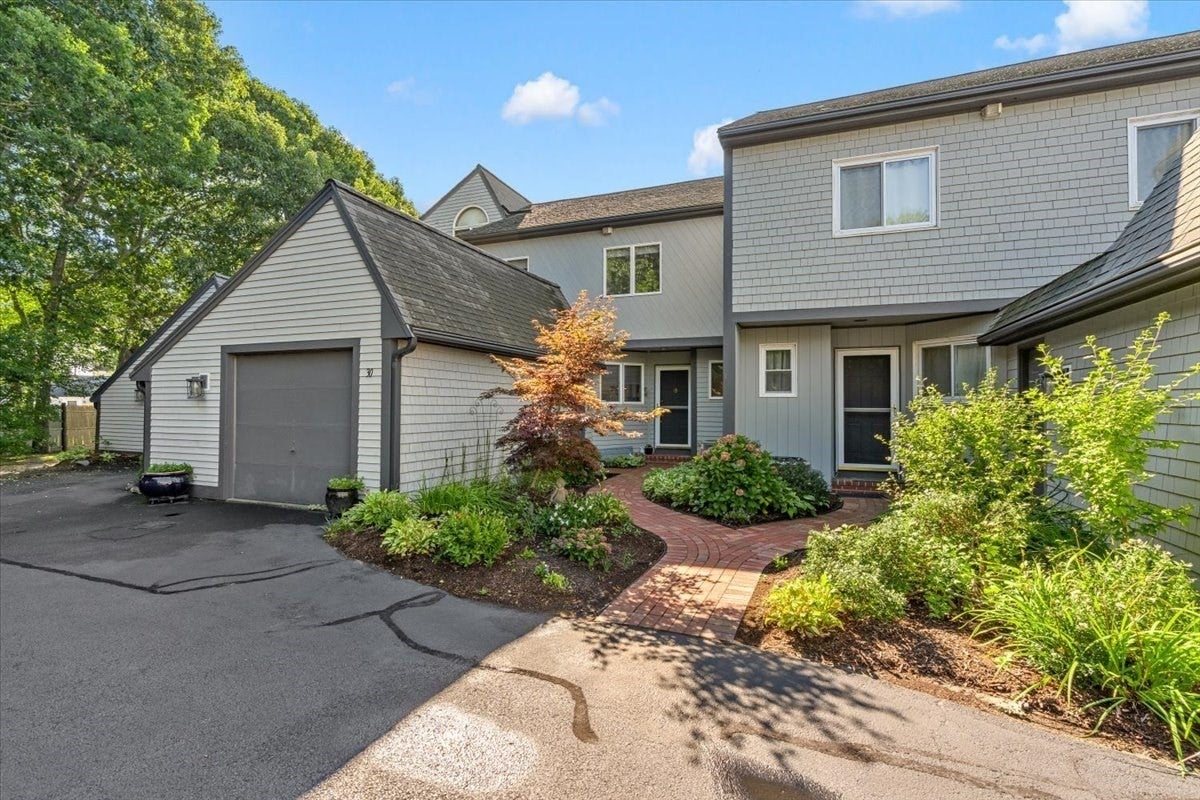 30 Woodbury St 30