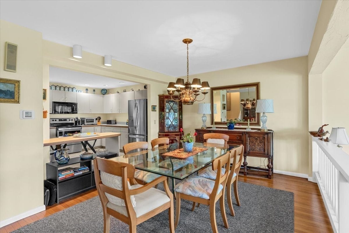 30 Woodbury St 30
