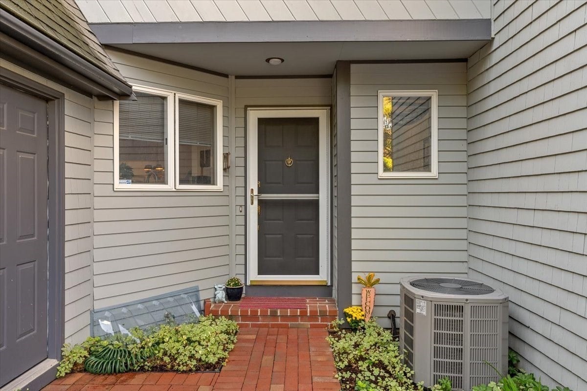 30 Woodbury St 30