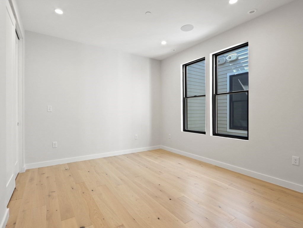 340 West 2nd Street 17 E/F