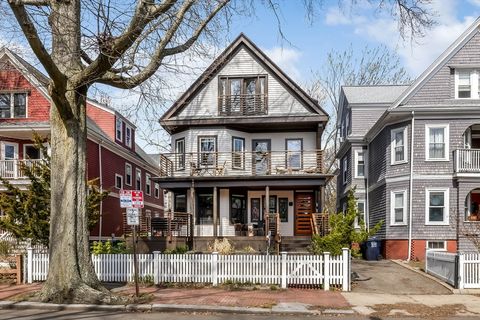 Photo of 151 Magazine St #3, Cambridge, MA 02139 (MLS # 73510485)