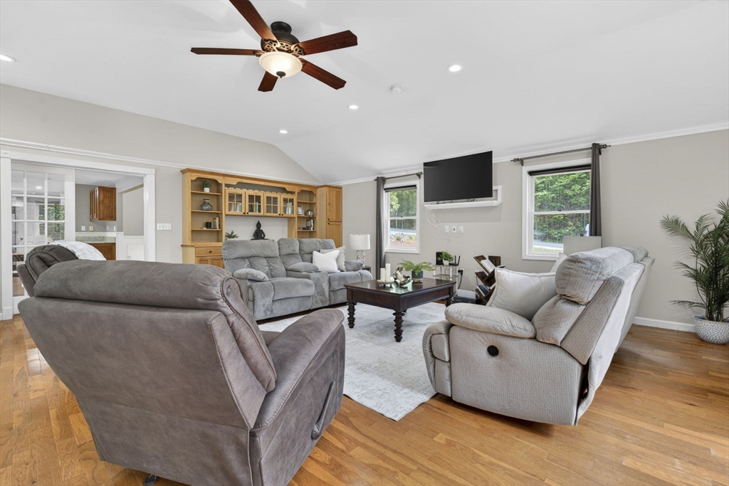 10 Mountain Rd