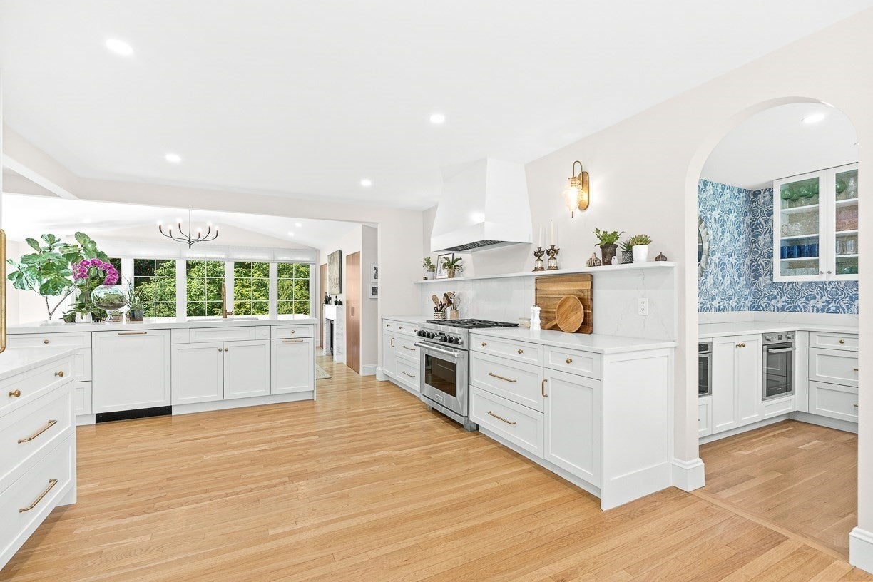 39 Fairbanks Ave, Wellesley, MA Photo #9