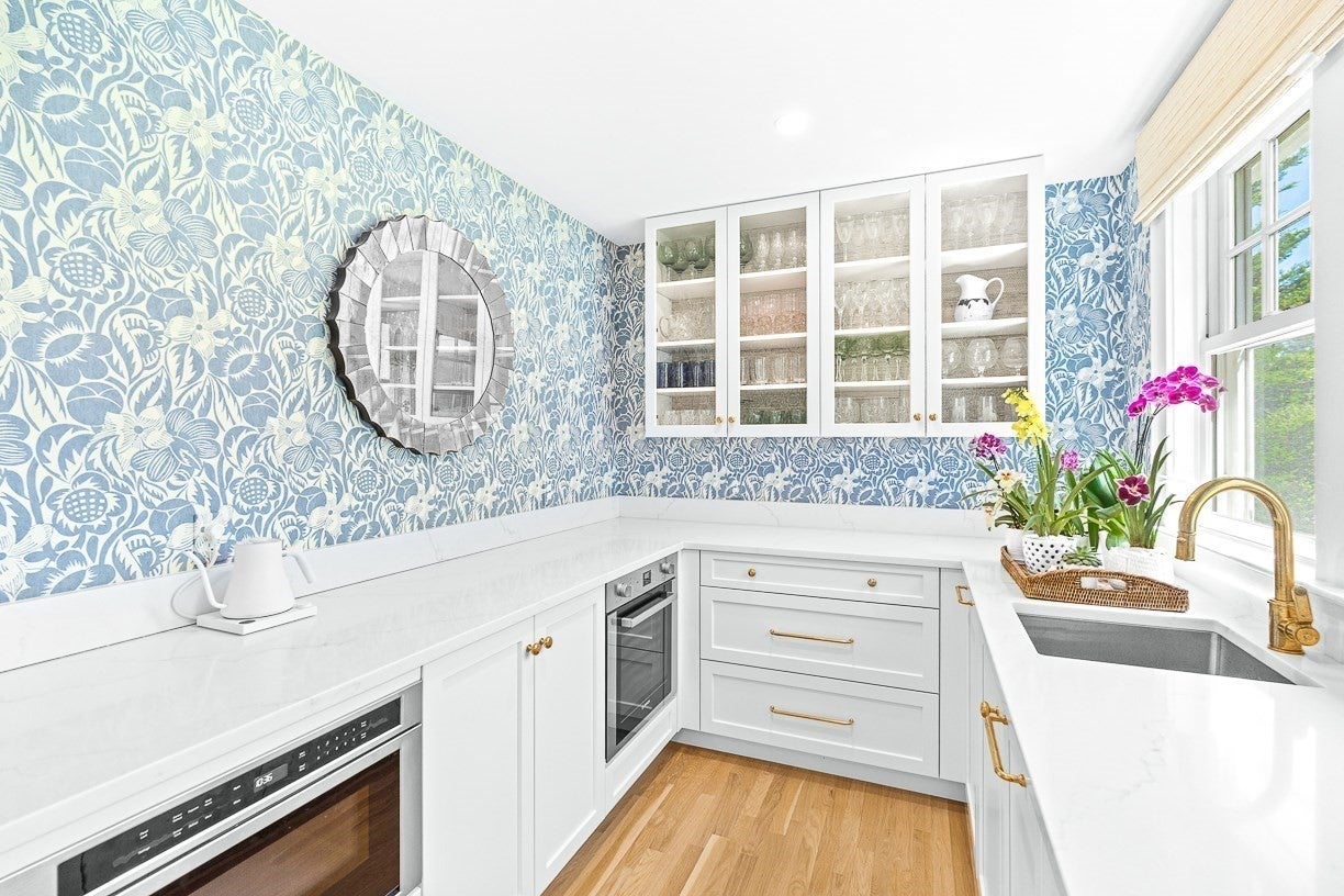39 Fairbanks Ave, Wellesley, MA Photo #8