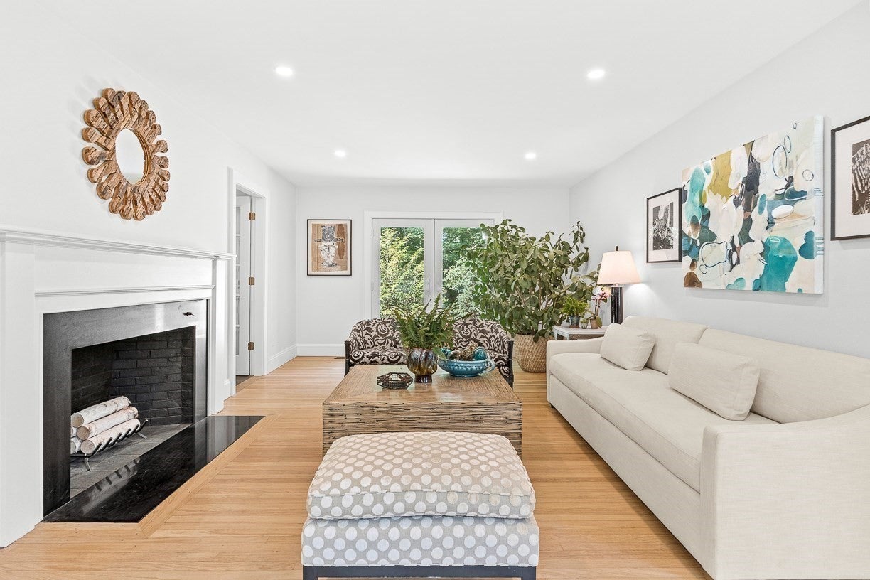 39 Fairbanks Ave, Wellesley, MA Photo #19