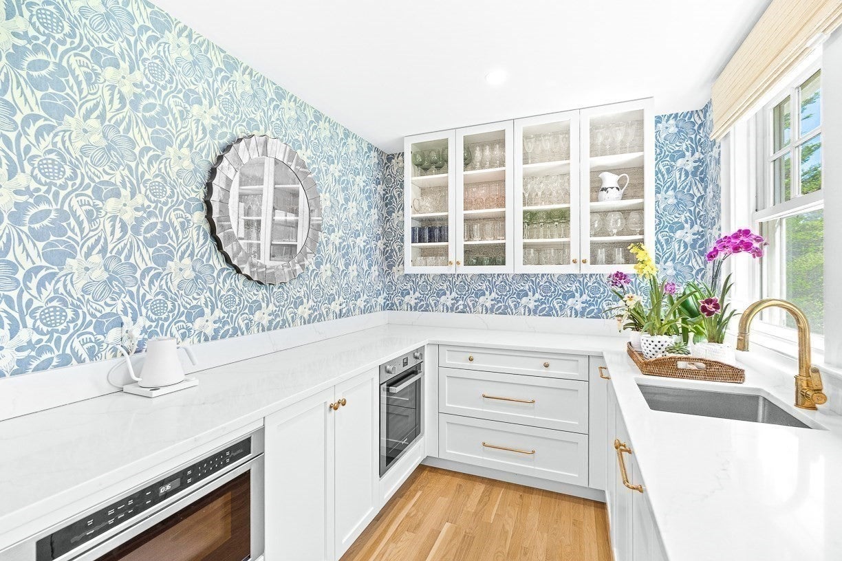 39 Fairbanks Ave, Wellesley, MA Photo #8