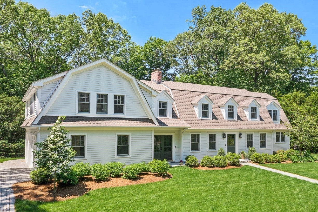 39 Fairbanks Ave, Wellesley, MA Photo #1