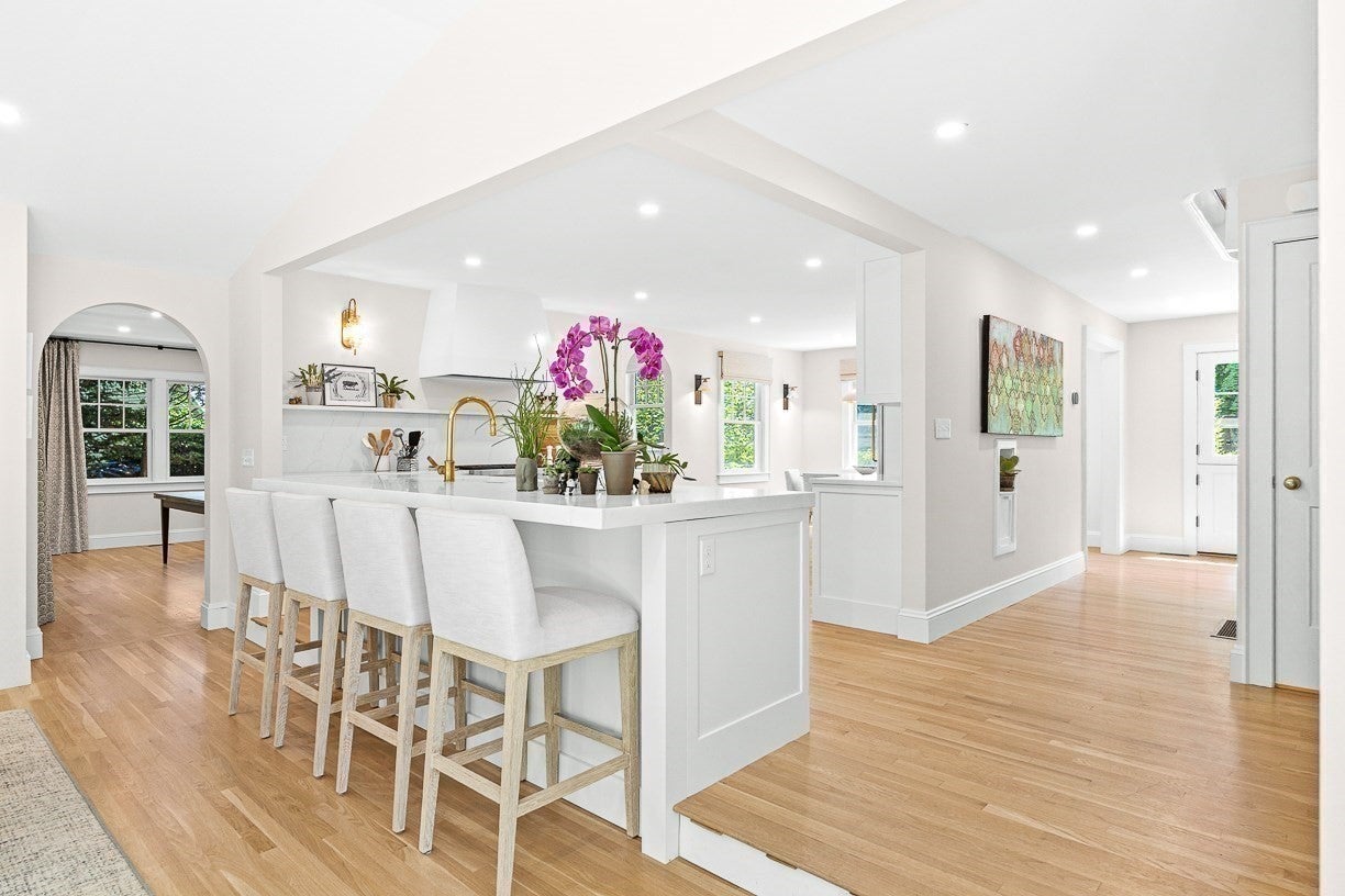 39 Fairbanks Ave, Wellesley, MA Photo #11
