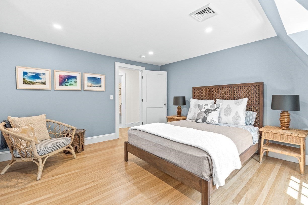 39 Fairbanks Ave, Wellesley, MA Photo #31