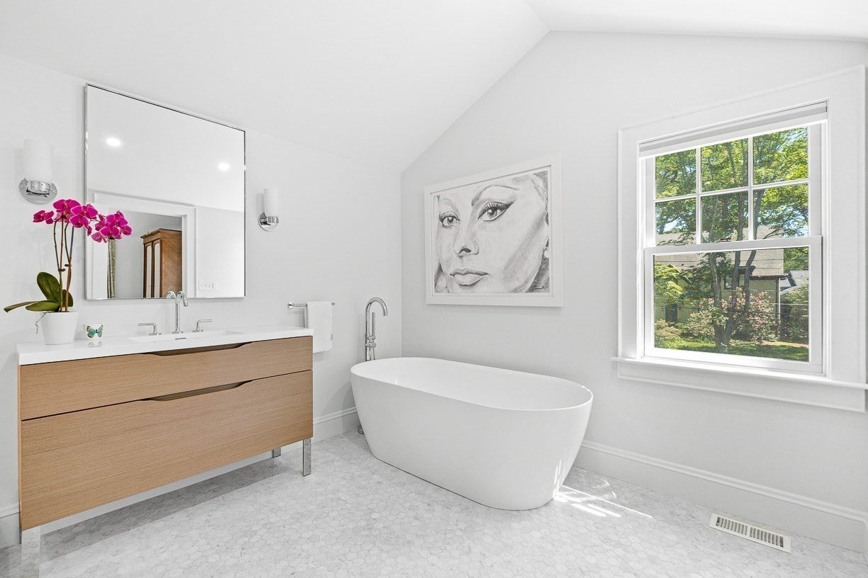 39 Fairbanks Ave, Wellesley, MA Photo #27