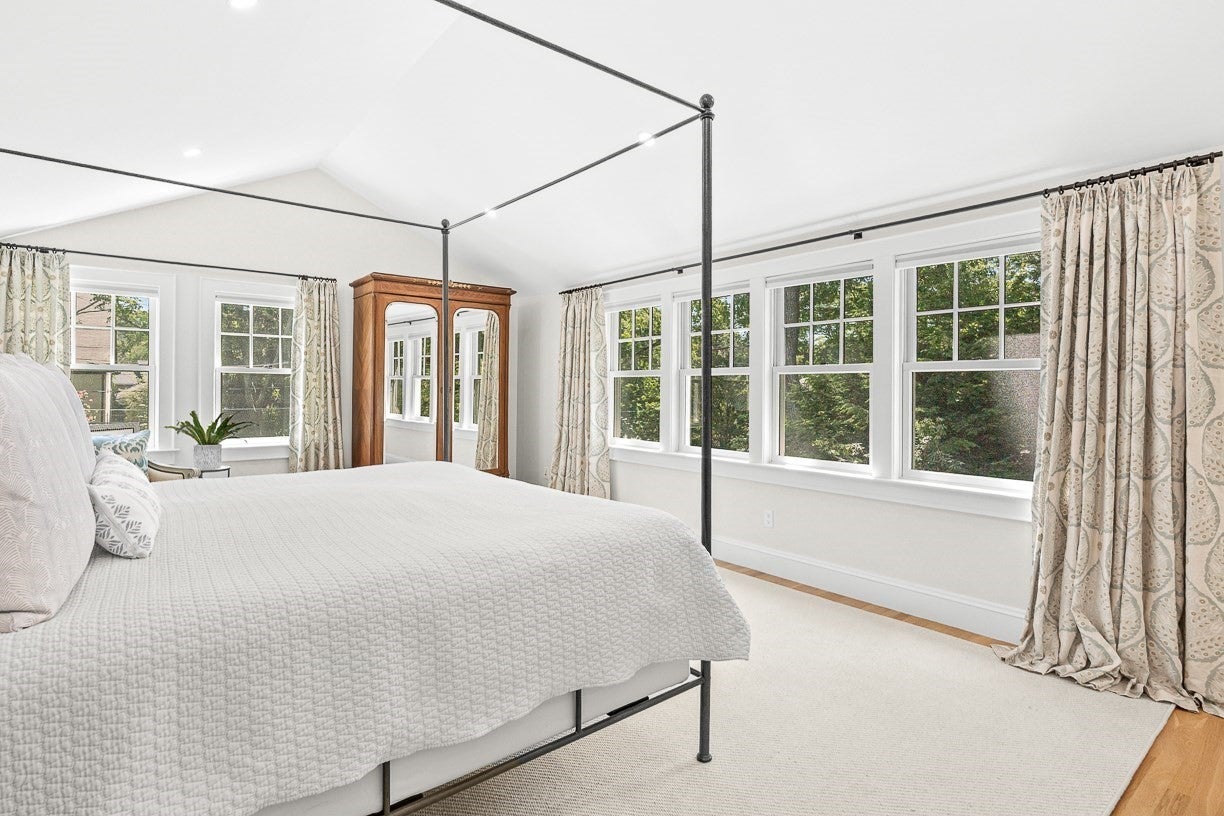 39 Fairbanks Ave, Wellesley, MA Photo #24