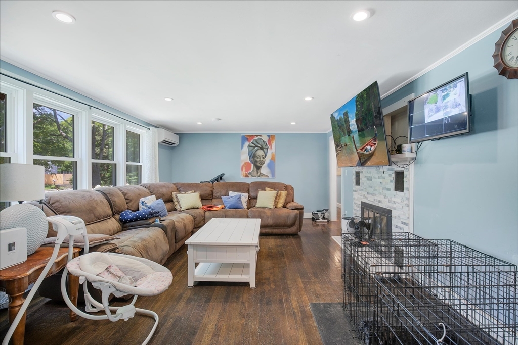 160 Lincoln Rd, Barnstable, MA Photo #3