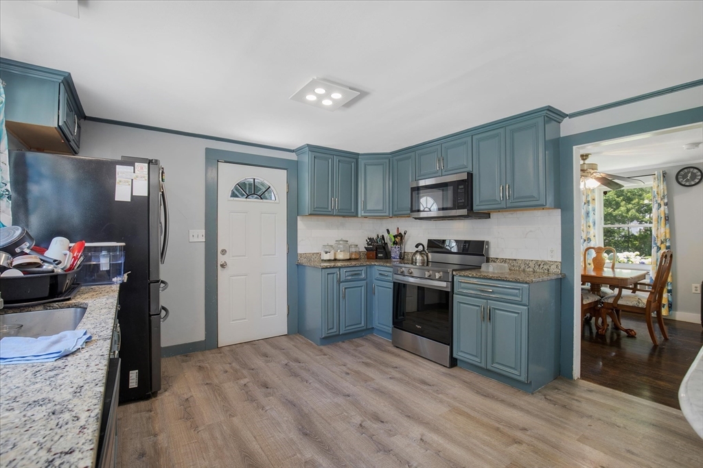 160 Lincoln Rd, Barnstable, MA Photo #9