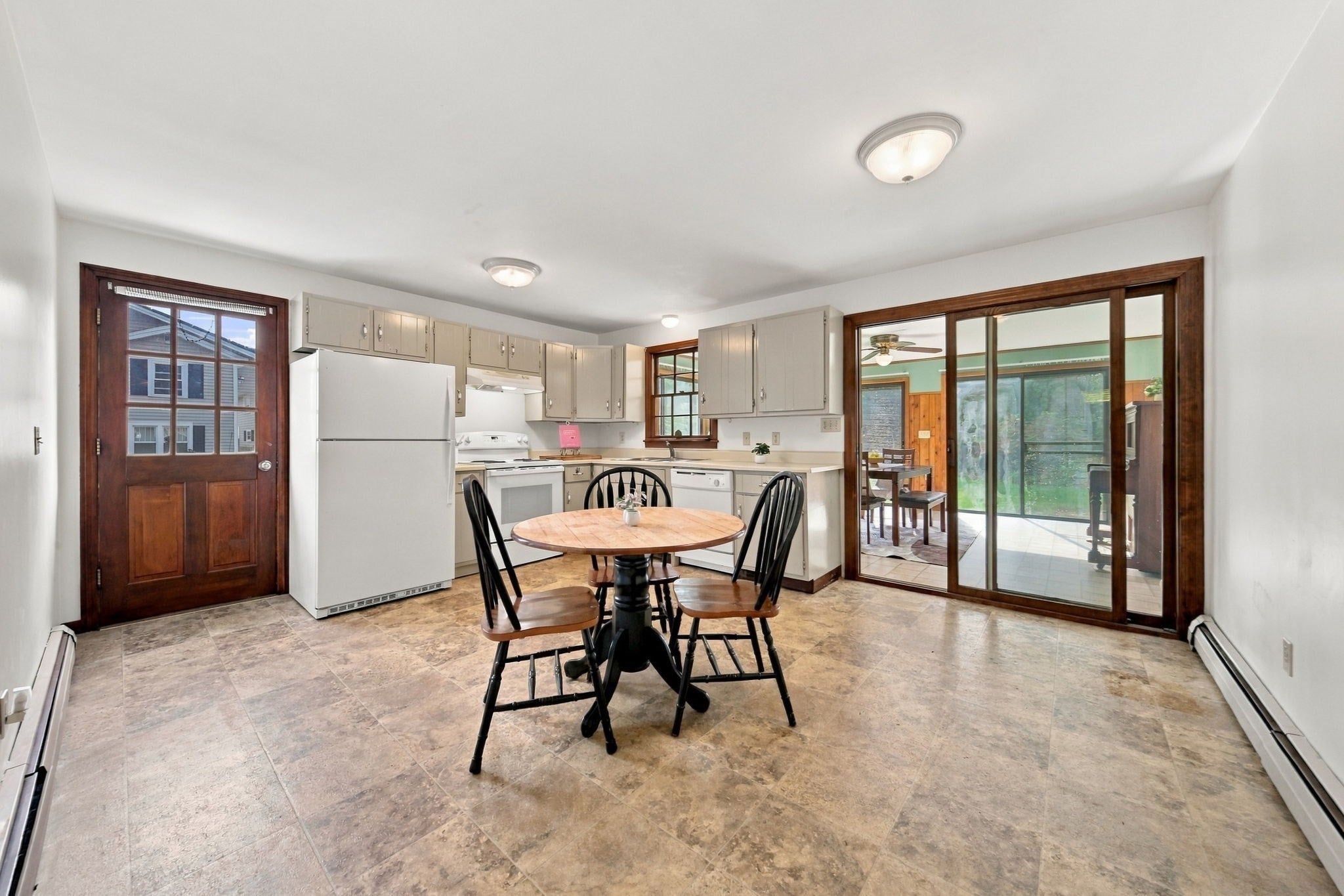 29 Dale Ave, Leominster, MA Photo #8