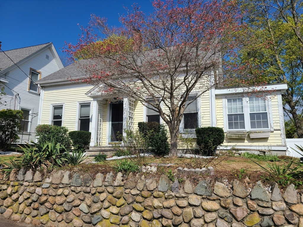 27 W Water St