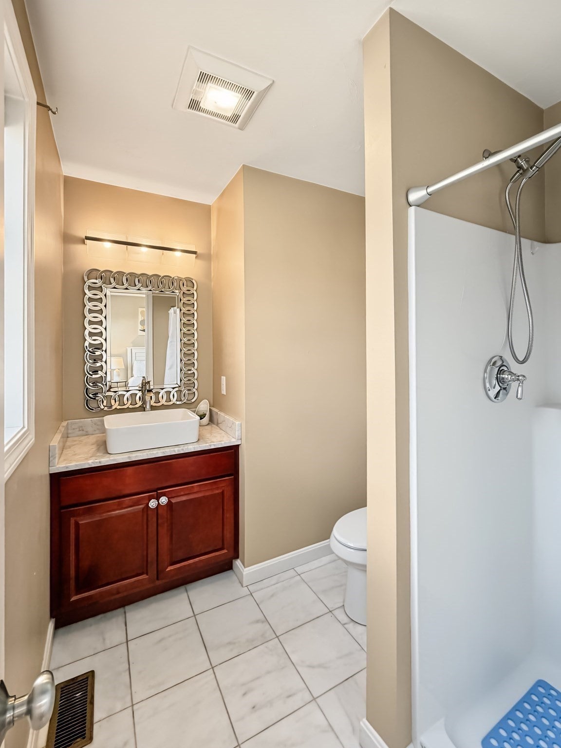 6 Greenhalge St, Worcester, MA Photo #12