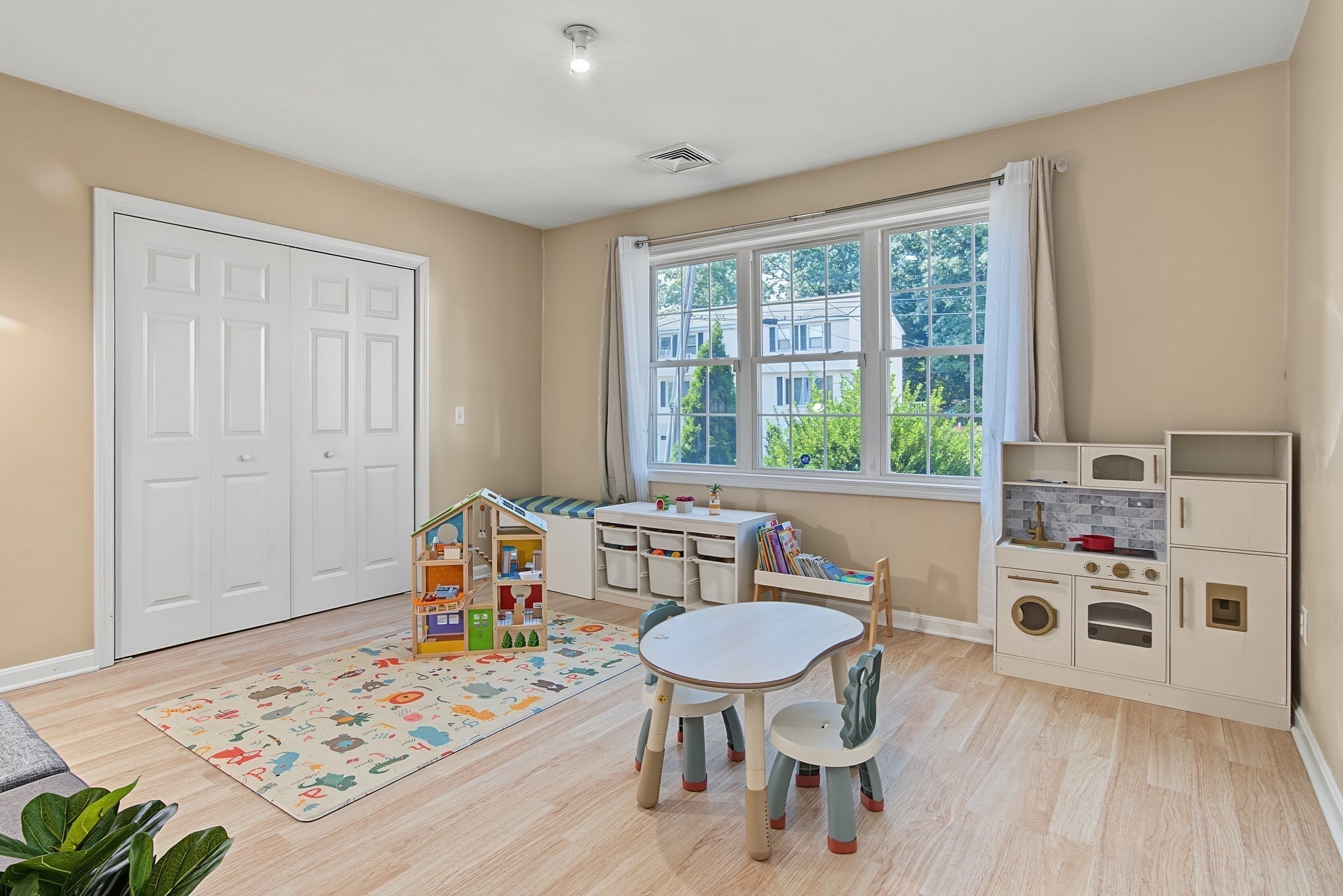6 Greenhalge St, Worcester, MA Photo #29