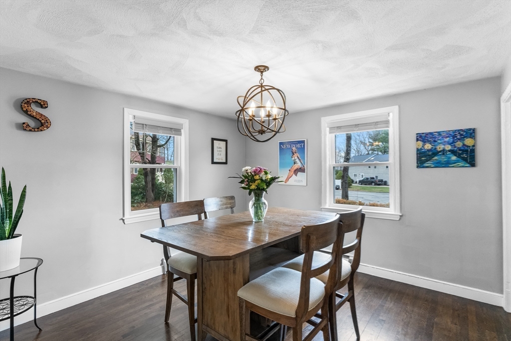 16 Treeland Dr