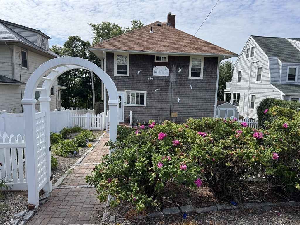 11 Mayflower Rd Winter Rntl 10/18-6/15