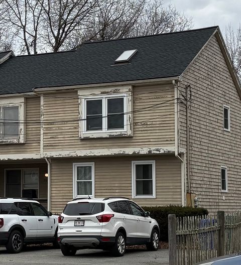 205 Knight Ave 1 Attleboro MA 02703