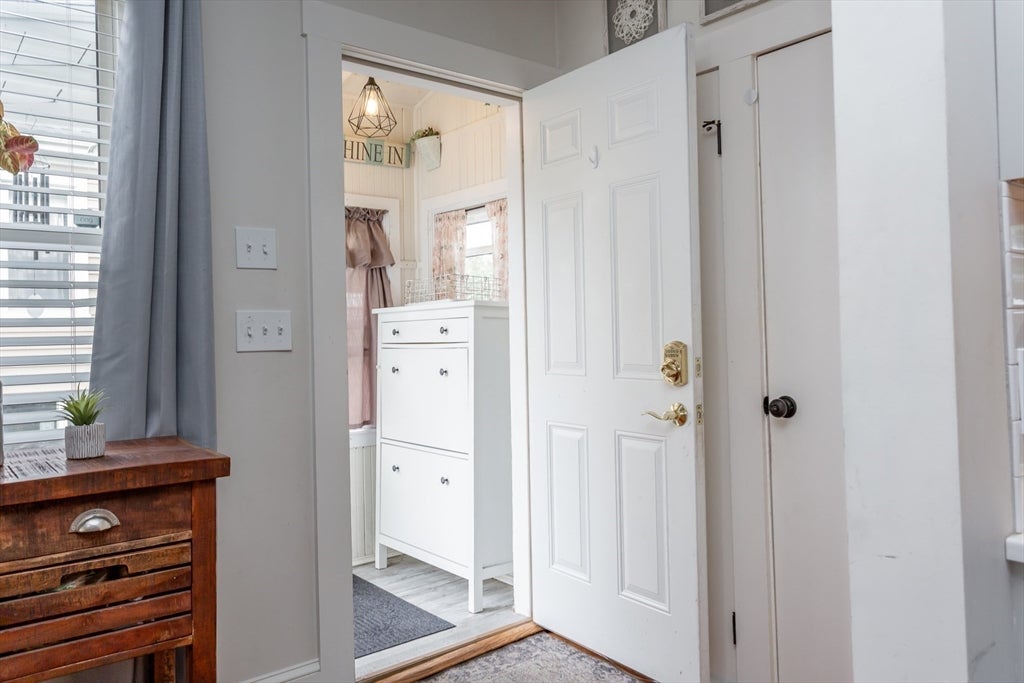 44 Slocum St, Acushnet, MA Photo #8