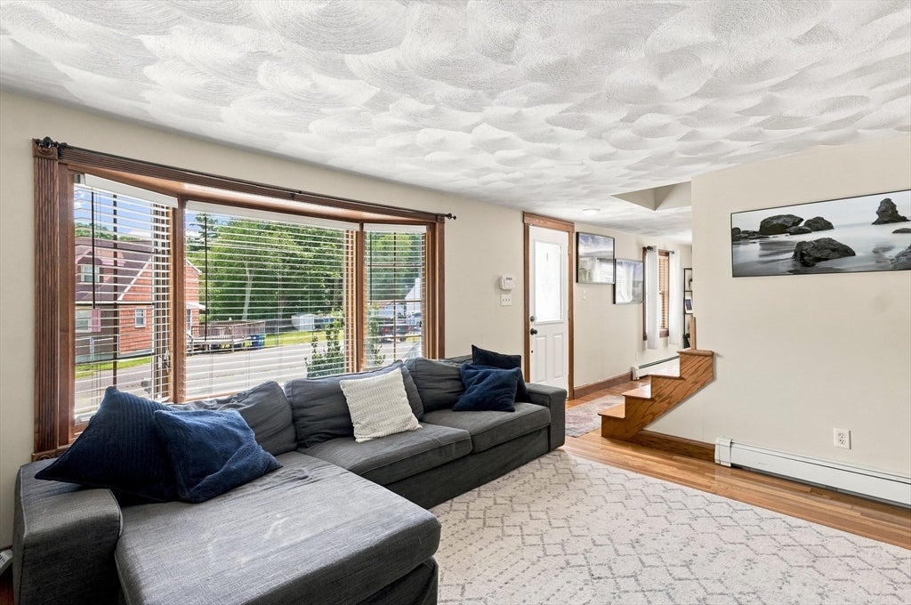 1 Springwell Road, Billerica, MA Photo #8