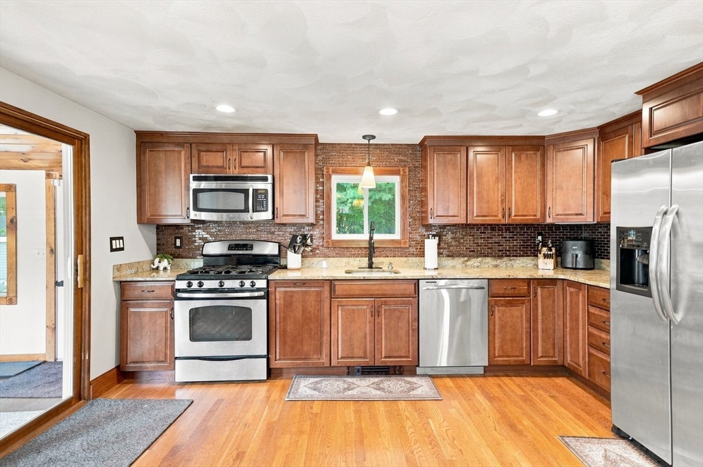 1 Springwell Road, Billerica, MA Photo #13