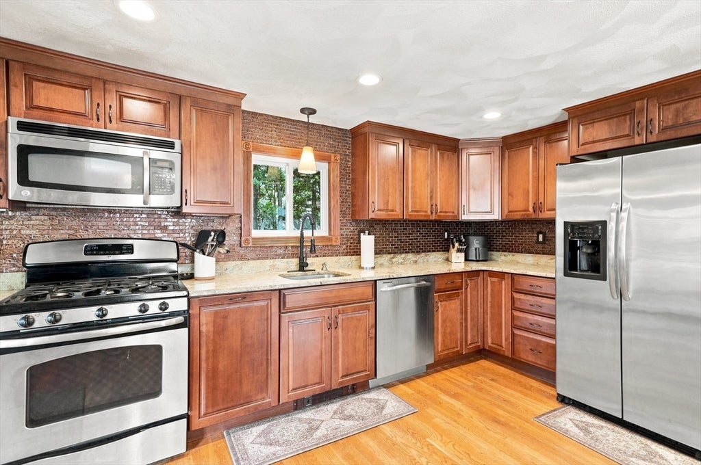 1 Springwell Road, Billerica, MA Photo #11