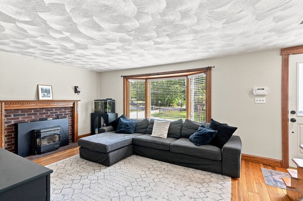 1 Springwell Road, Billerica, MA Photo #7