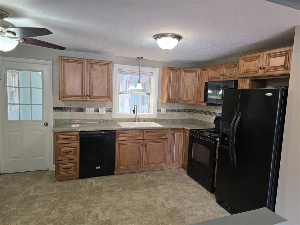 135 Red Fox Dr