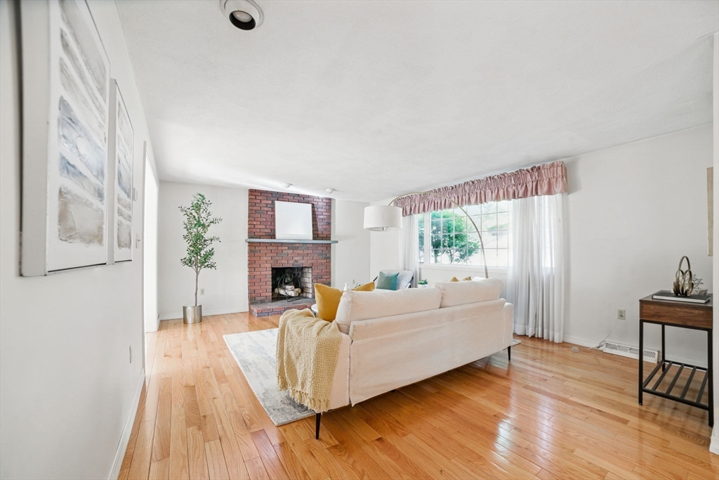 8 Ware Rd
