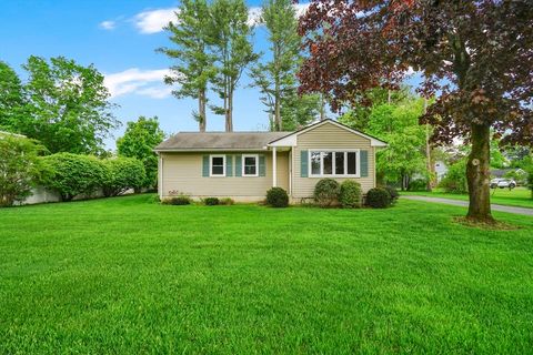 Photo of 95 Old Lane Rd, Springfield, MA 01129 (MLS # 73517829)