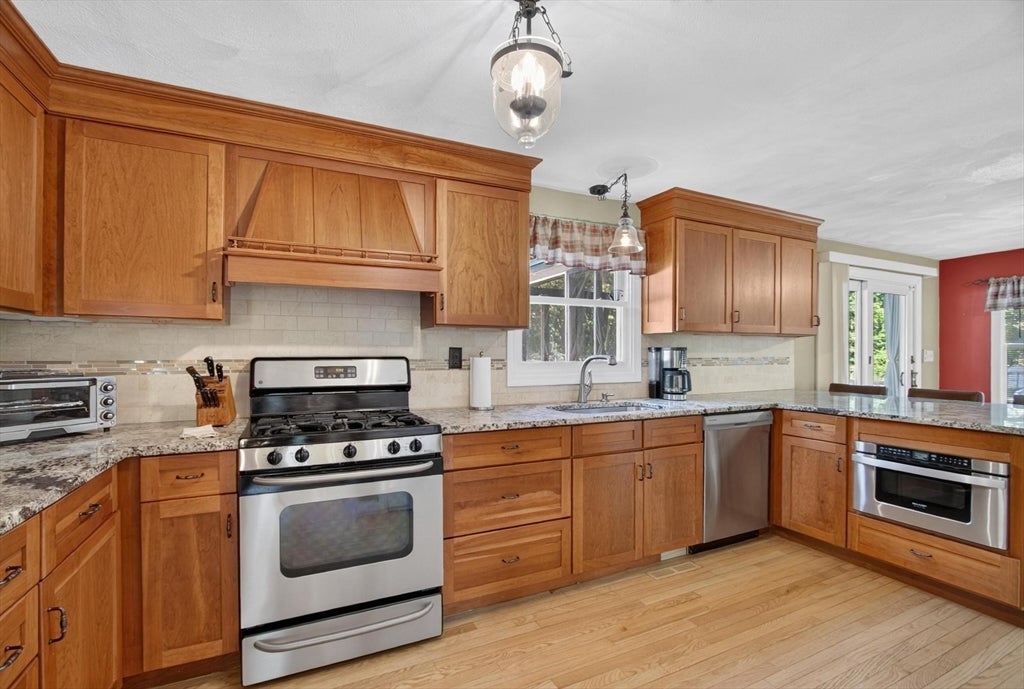 6 Paddock Lane, Dracut, MA Photo #3